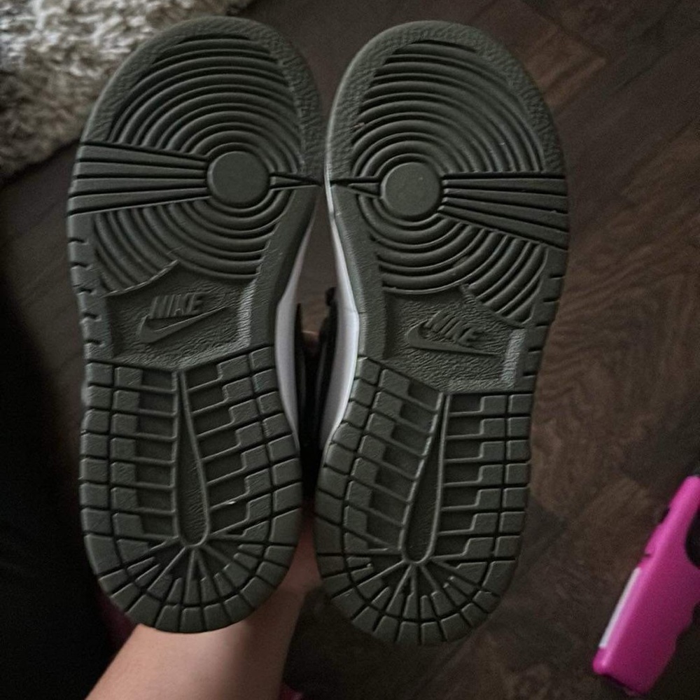 These sneakers were only worn once! Unfortunately, I don’t have the original box